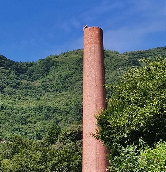 福州煙囪拆除公司:專業(yè)技藝與安全效率的完美結(jié)合